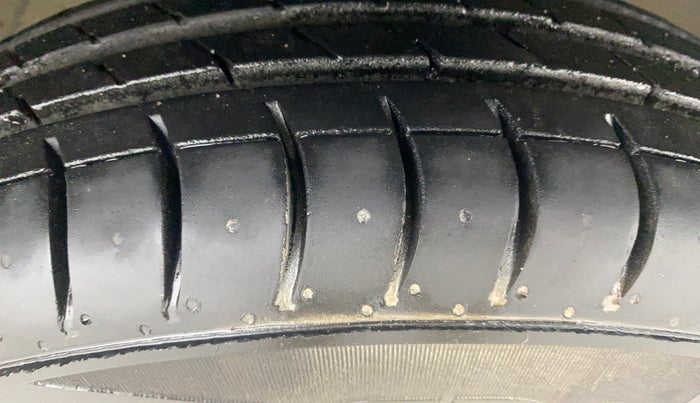 2018 Maruti Alto 800 LXI, Petrol, Manual, 23,509 km, Right Front Tyre Tread