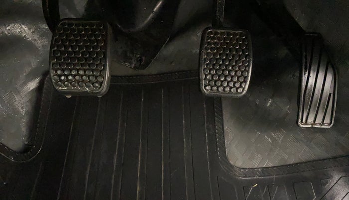 2018 Maruti Alto 800 LXI, Petrol, Manual, 23,509 km, Pedals