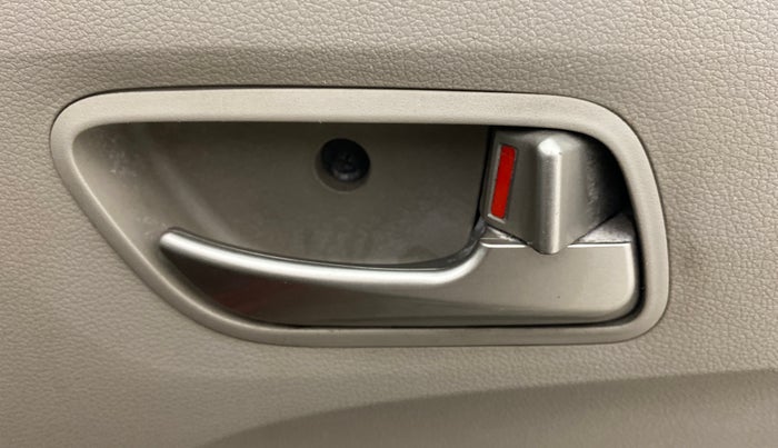 2019 Hyundai NEW SANTRO MAGNA, Petrol, Manual, 74,349 km, Driver Side Door Panels Control