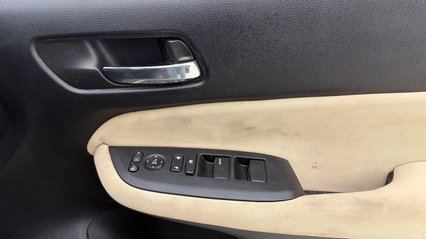 2021 Honda City 1.5L I-VTEC VX, Petrol, Manual, 29,396 km, Driver Side Door Panels Control