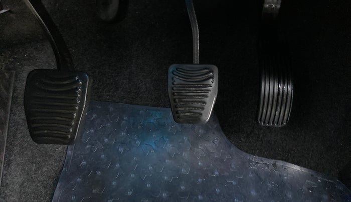 2019 Mahindra XUV500 W9, Diesel, Manual, 98,098 km, Pedals