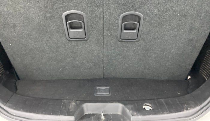2019 Mahindra XUV500 W9, Diesel, Manual, 98,098 km, Boot Inside