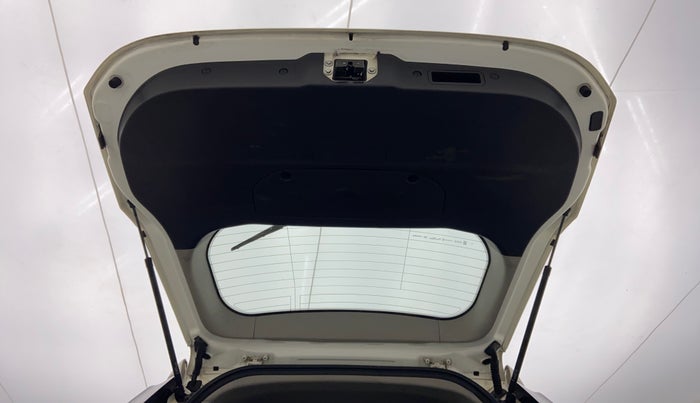 2019 Mahindra XUV500 W9, Diesel, Manual, 98,098 km, Boot Door Open