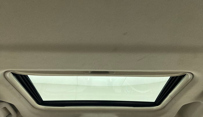 2019 Mahindra XUV500 W9, Diesel, Manual, 98,098 km, Moonroof/ Sunroof