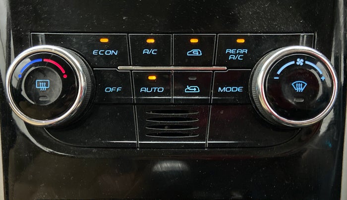 2019 Mahindra XUV500 W9, Diesel, Manual, 98,098 km, Automatic Climate Control