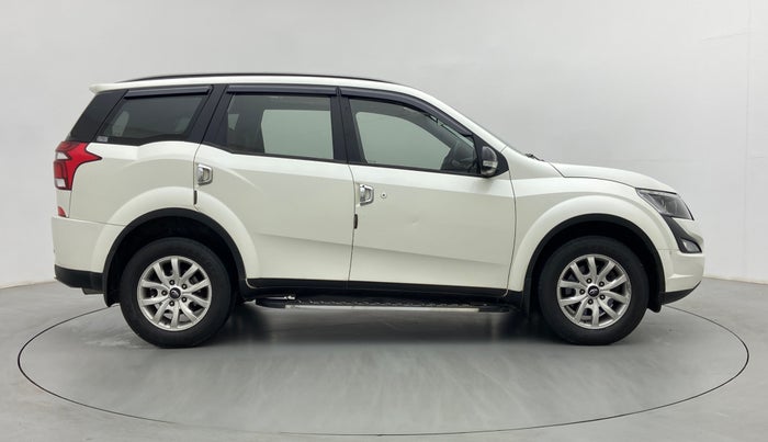 2019 Mahindra XUV500 W9, Diesel, Manual, 98,098 km, Right Side View