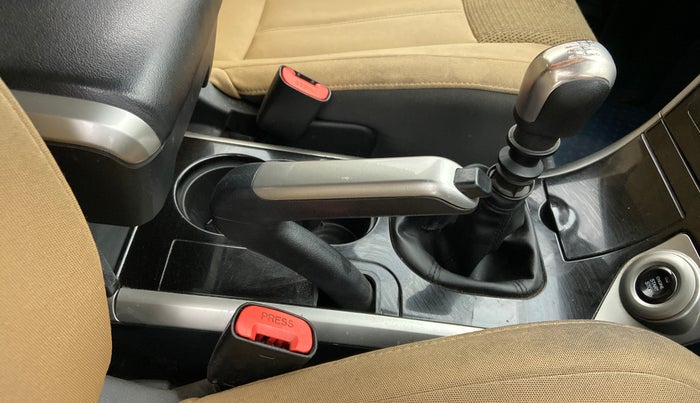 2019 Mahindra XUV500 W9, Diesel, Manual, 98,098 km, Gear Lever