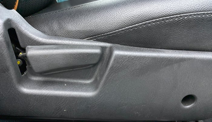 2020 Maruti Alto VXI, Petrol, Manual, 10,420 km, Driver Side Adjustment Panel