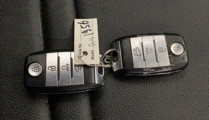 2021 KIA SONET HTX 1.5, Diesel, Manual, 90,660 km, Key Close Up