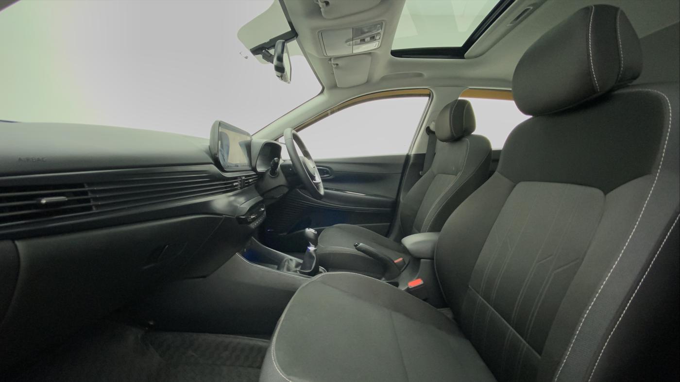 2021 Hyundai NEW I20 ASTA (O) 1.2 MT, Petrol, Manual, 16,430 km, Right Side Front Door Cabin