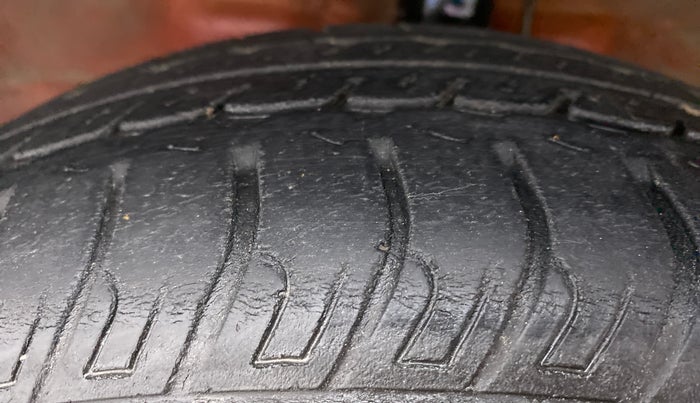 2016 Maruti Wagon R 1.0 VXI, Petrol, Manual, 35,690 km, Left Front Tyre Tread
