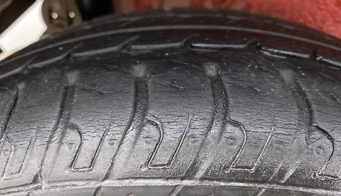 2016 Maruti Wagon R 1.0 VXI, Petrol, Manual, 35,690 km, Right Rear Tyre Tread