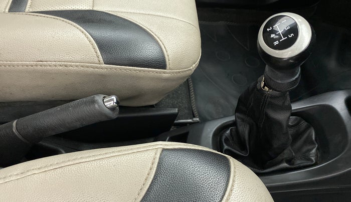 2016 Maruti Wagon R 1.0 VXI, Petrol, Manual, 35,690 km, Gear Lever