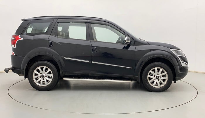 2019 Mahindra XUV500 W9, Diesel, Manual, 45,465 km, Right Side View