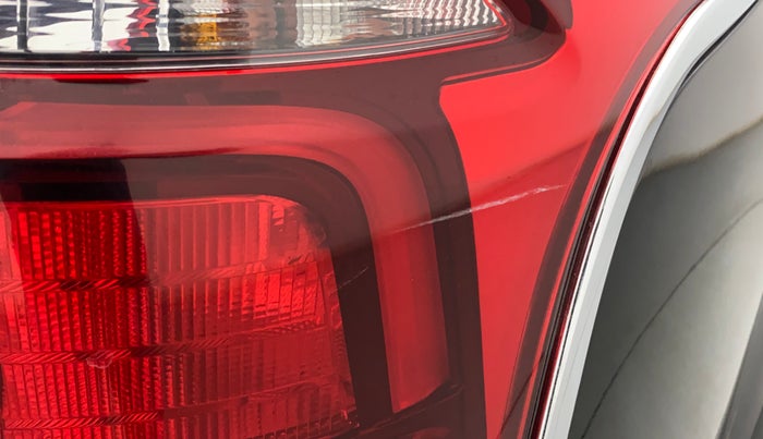 2019 Mahindra XUV500 W9, Diesel, Manual, 45,465 km, Right tail light - Minor scratches