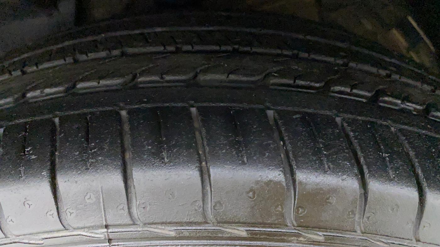 2019 MG HECTOR SHARP DCT PETROL, Petrol, Automatic, 18,570 km, Right Front Tyre Tread