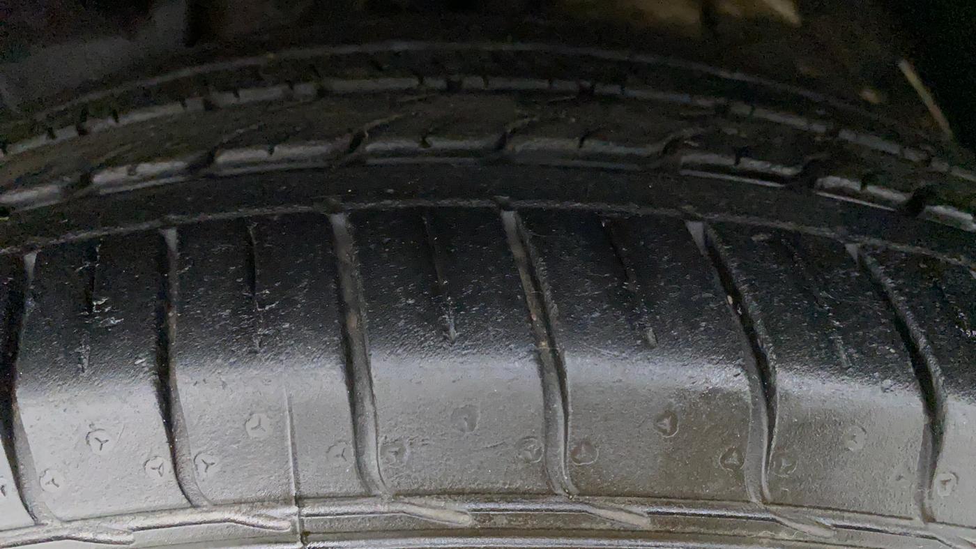 2019 MG HECTOR SHARP DCT PETROL, Petrol, Automatic, 18,570 km, Left Front Tyre Tread