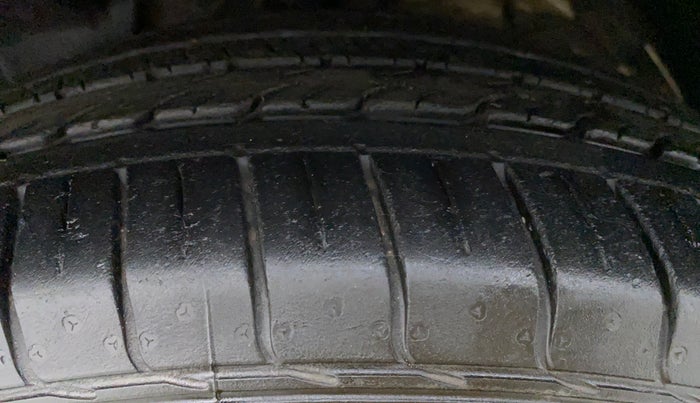 2019 MG HECTOR SHARP DCT PETROL, Petrol, Automatic, 18,570 km, Left Front Tyre Tread