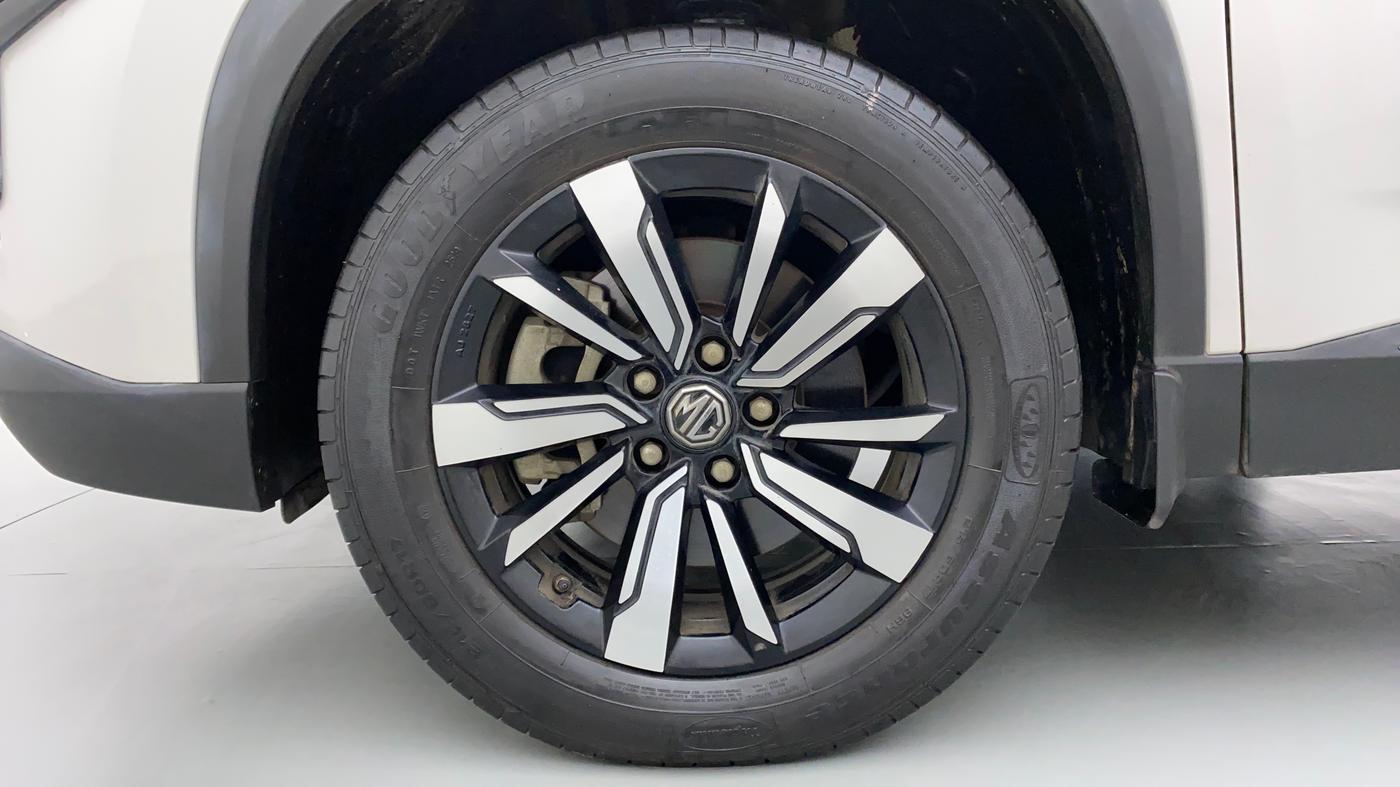 2019 MG HECTOR SHARP DCT PETROL, Petrol, Automatic, 18,570 km, Left Front Wheel
