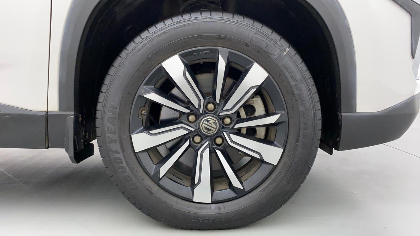 2019 MG HECTOR SHARP DCT PETROL, Petrol, Automatic, 18,570 km, Right Front Wheel