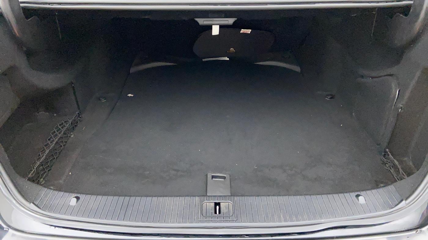 2013 Mercedes Benz E Class E 200 AVANTGARDE, Petrol, Automatic, 41,021 km, Boot Inside