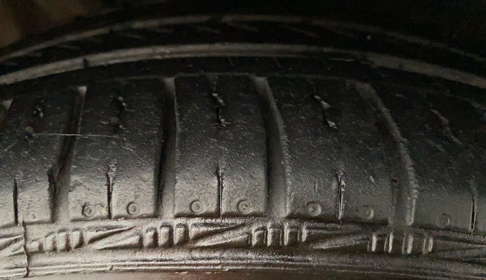 2017 Volkswagen Ameo HIGHLINE DSG 1.5 DIESEL , Diesel, Automatic, 58,825 km, Right Front Tyre Tread