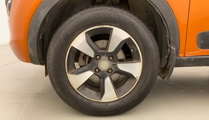 2018 Tata NEXON XZA PLUS PETROL DUAL TONE, Petrol, Automatic, 59,726 km, Left Front Wheel