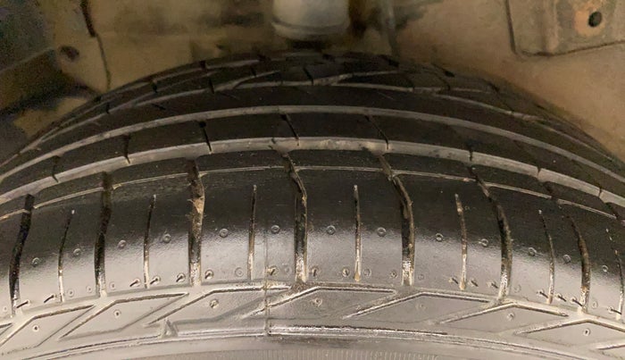 2018 Tata NEXON XZA PLUS PETROL DUAL TONE, Petrol, Automatic, 59,726 km, Right Rear Tyre Tread