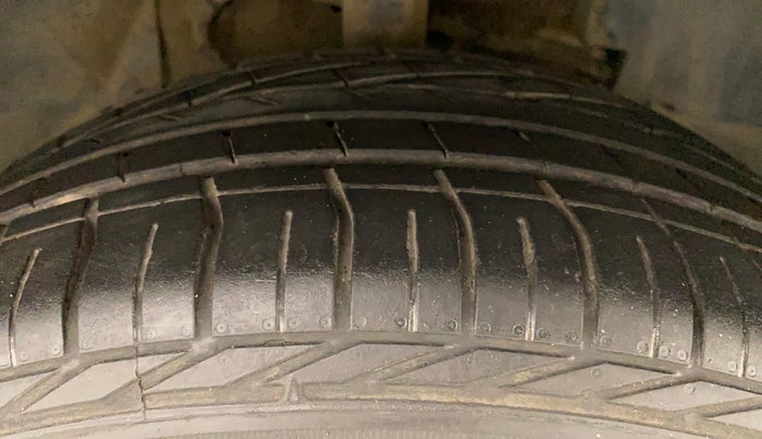 2018 Tata NEXON XZA PLUS PETROL DUAL TONE, Petrol, Automatic, 59,726 km, Right Front Tyre Tread