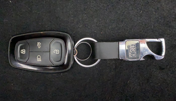 2018 Tata NEXON XZA PLUS PETROL DUAL TONE, Petrol, Automatic, 59,726 km, Key Close Up