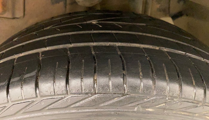 2018 Tata NEXON XZA PLUS PETROL DUAL TONE, Petrol, Automatic, 59,726 km, Left Rear Tyre Tread