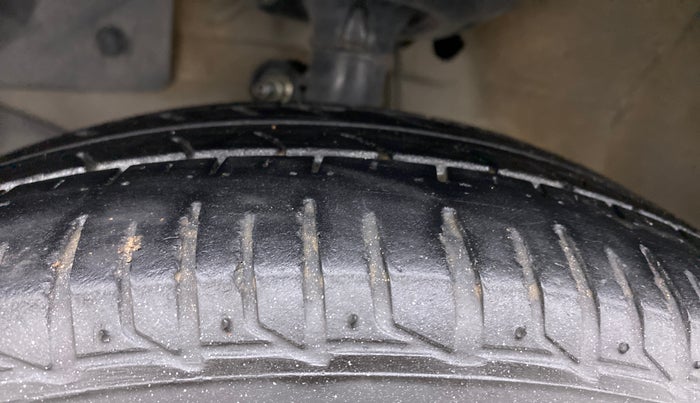2013 Honda Amaze 1.2 SMT I VTEC, Petrol, Manual, 64,030 km, Left Front Tyre Tread