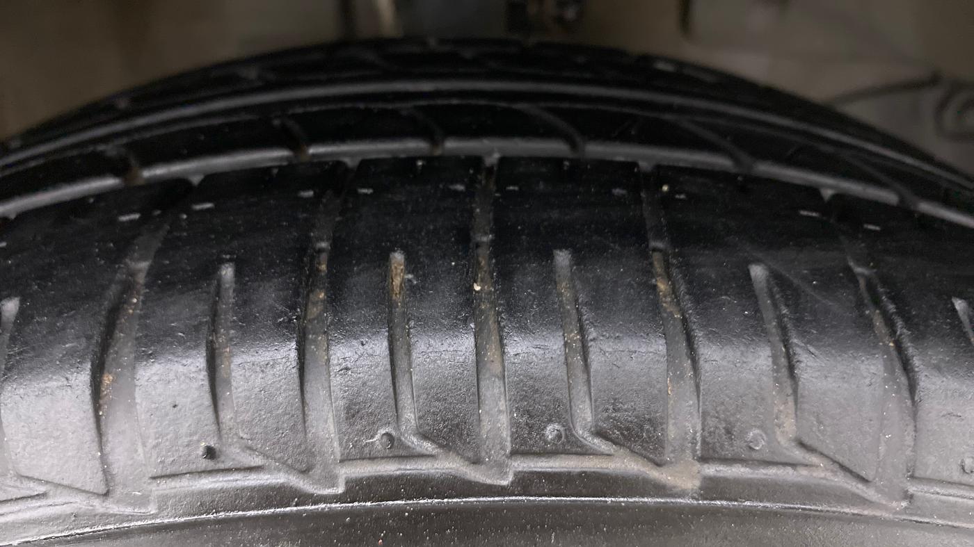 2013 Honda Amaze 1.2 SMT I VTEC, Petrol, Manual, 64,030 km, Right Front Tyre Tread