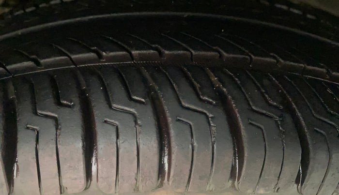 2015 Hyundai Grand i10 SPORTZ 1.2 KAPPA VTVT, Petrol, Manual, 73,321 km, Right Rear Tyre Tread