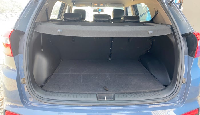 2017 Hyundai Creta SX PLUS AT 1.6 PETROL, Petrol, Automatic, 20,458 km, Boot Inside