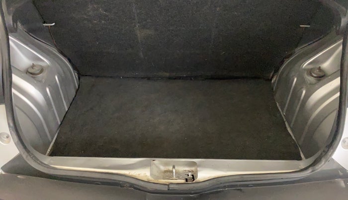 2016 Renault Kwid RXT 1.0, Petrol, Manual, 76,660 km, Boot Inside