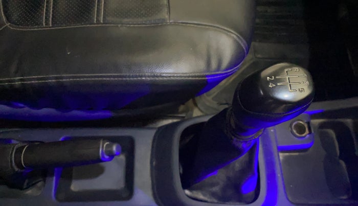 2016 Renault Kwid RXT 1.0, Petrol, Manual, 76,660 km, Gear Lever