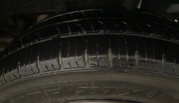 2016 Renault Kwid RXT 1.0, Petrol, Manual, 76,660 km, Left Rear Tyre Tread