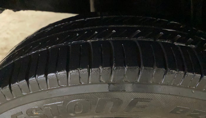 2016 Renault Kwid RXT 1.0, Petrol, Manual, 76,660 km, Right Rear Tyre Tread