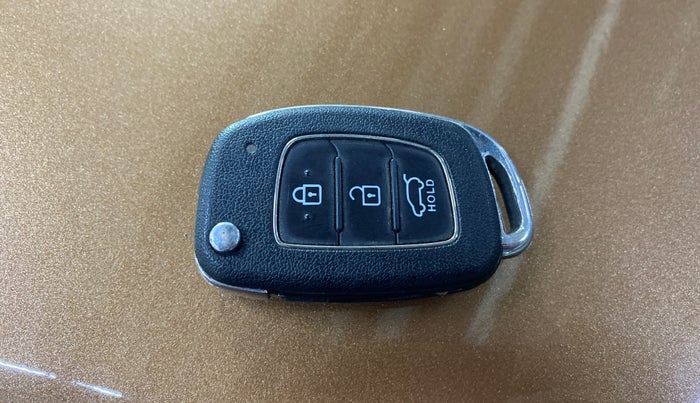 2016 Hyundai i20 Active 1.2 S, Petrol, Manual, 28,146 km, Key Close Up