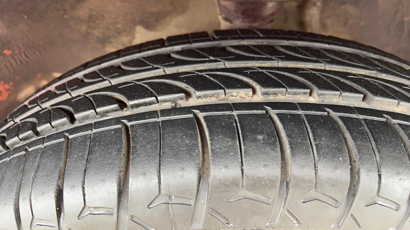 2015 Maruti Alto K10 VXI AMT, Petrol, Automatic, 45,914 km, Left Front Tyre Tread