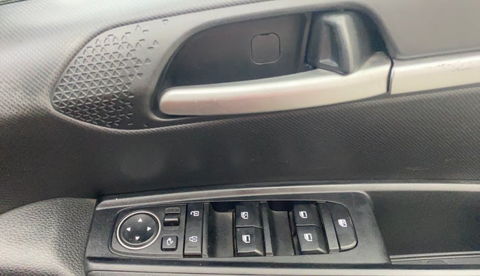 2022 KIA SONET HTK PLUS 1.2, Petrol, Manual, 49,702 km, Driver Side Door Panels Control