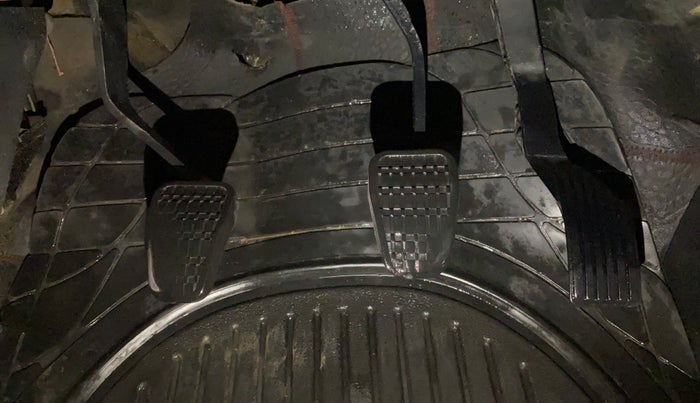 2022 Tata NEXON XM PLUS SUNROOF PETROL, Petrol, Manual, 56,339 km, Pedals