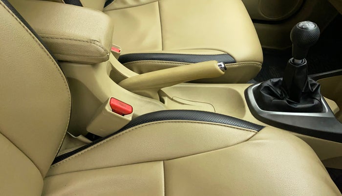 2013 Honda City 1.5L I-VTEC S MT, Petrol, Manual, 83,974 km, Gear Lever
