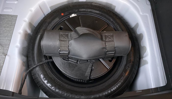 2022 Skoda KUSHAQ STYLE 1.0TSI MT, Petrol, Manual, 1,176 km, Spare Tyre