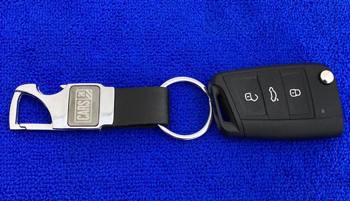 2022 Skoda KUSHAQ STYLE 1.0TSI MT, Petrol, Manual, 1,176 km, Key Close Up