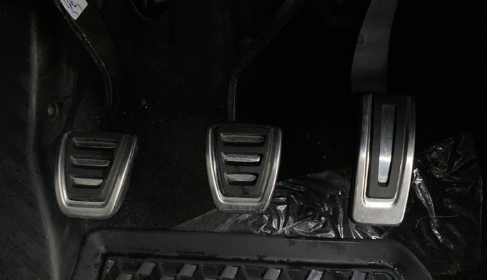 2022 Skoda KUSHAQ STYLE 1.0TSI MT, Petrol, Manual, 1,176 km, Pedals