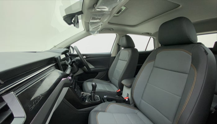 2022 Skoda KUSHAQ STYLE 1.0TSI MT, Petrol, Manual, 1,176 km, Right Side Front Door Cabin