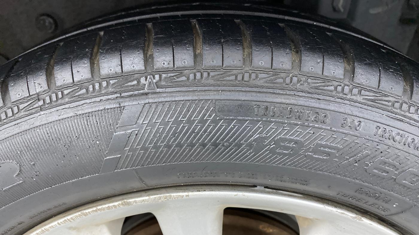 2014 Toyota Etios V, Petrol, Manual, 23,542 km, Left Rear Tyre Tread