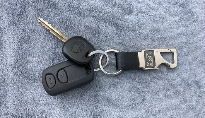 2014 Toyota Etios V, Petrol, Manual, 23,542 km, Key Close Up